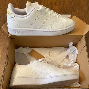 Women’s Adidas Advantage size 8